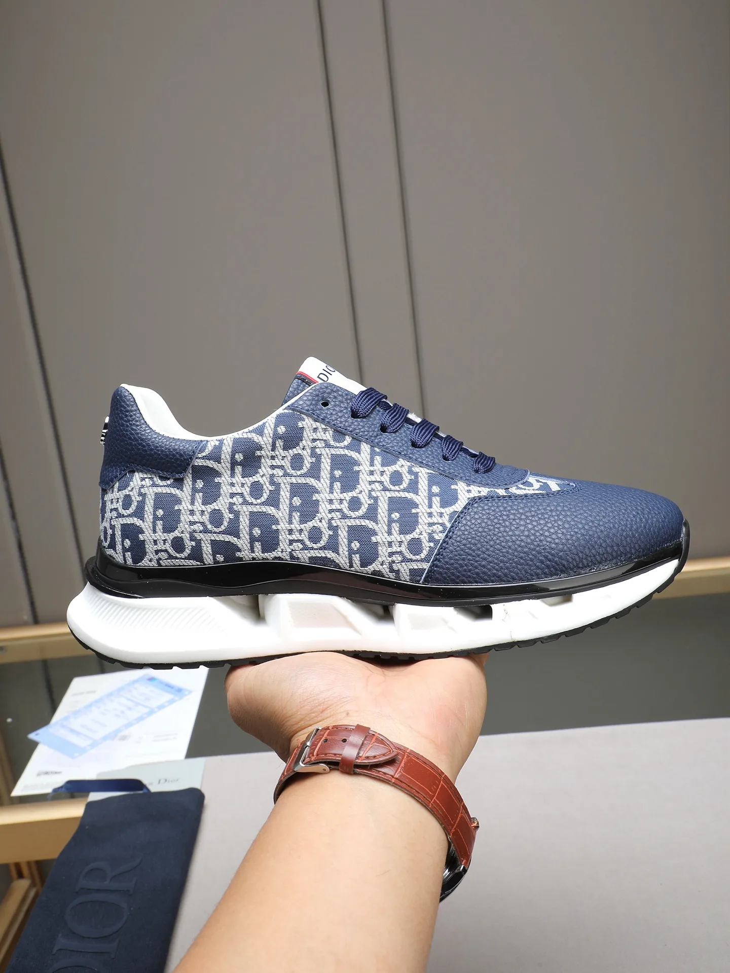 PP460 New Dior🆕The latest men's casual sports shoes, the upper is made of imported cowhide➕Dior's special material! Breathable sheepskin. The TPU blade base is lightweight and wear-resistant! Size:38-44 (45 customized)